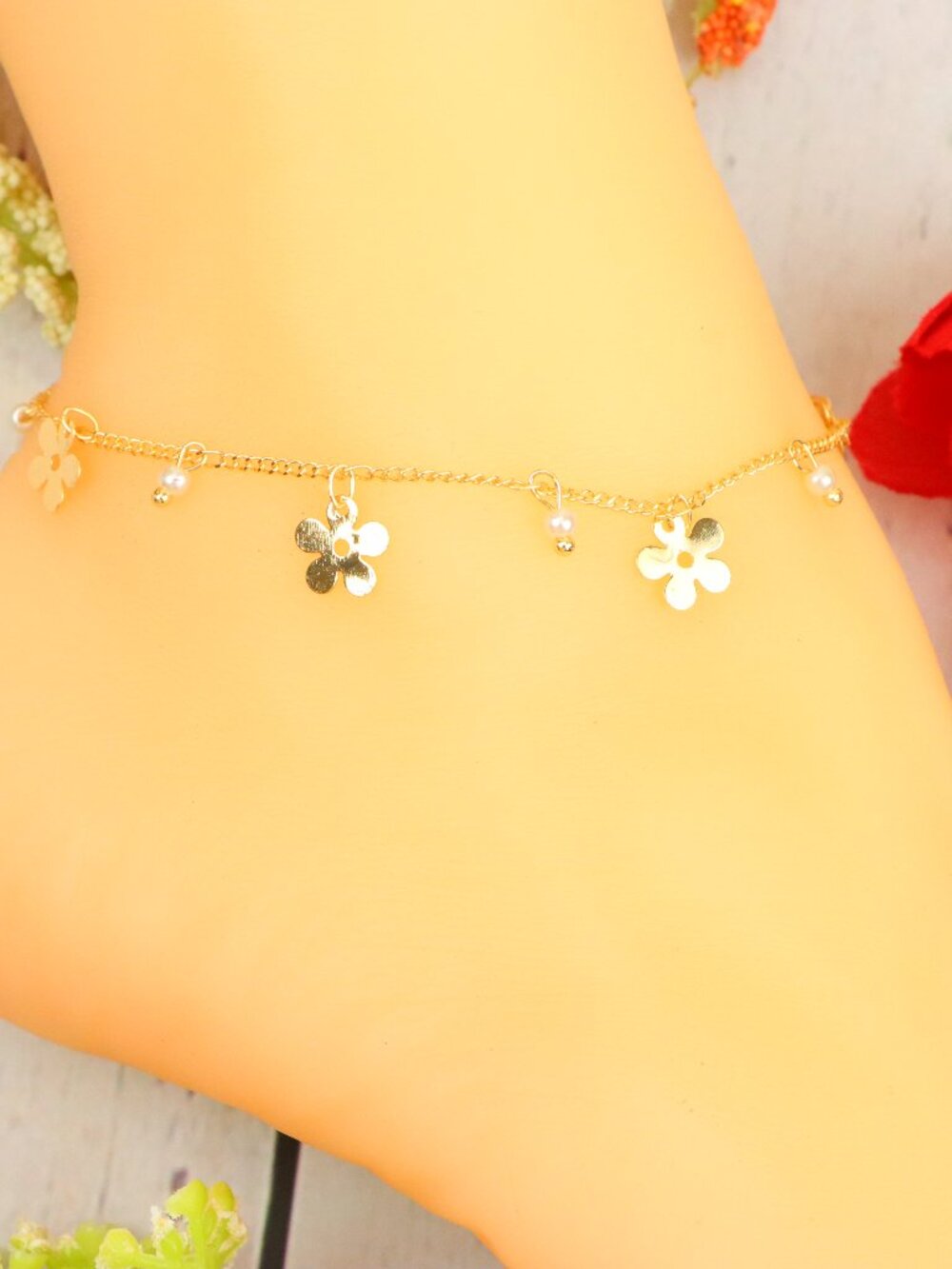 18K Gold Plated Minimalist Floral Pearl Charm Adjustable Anklet | WALRCN101